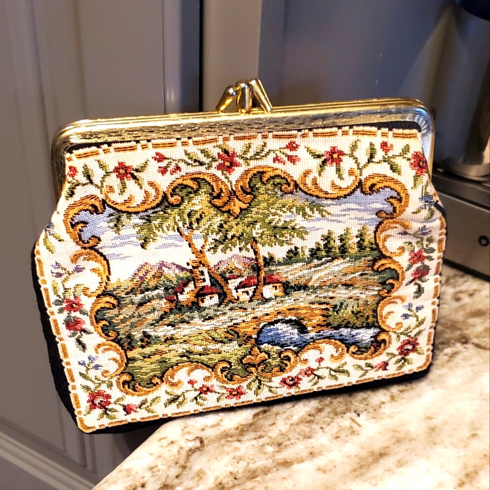 Regal Clutch Purse Vintage Tapestry 💙⚜️🖤⚜️